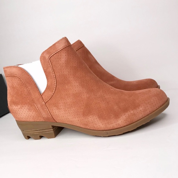 NIB Sorel Lolla Cut Out Booties Suede -Waterproof - Picture 9 of 11